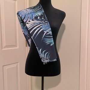 NWOT Old Navy active leggings size L - $15